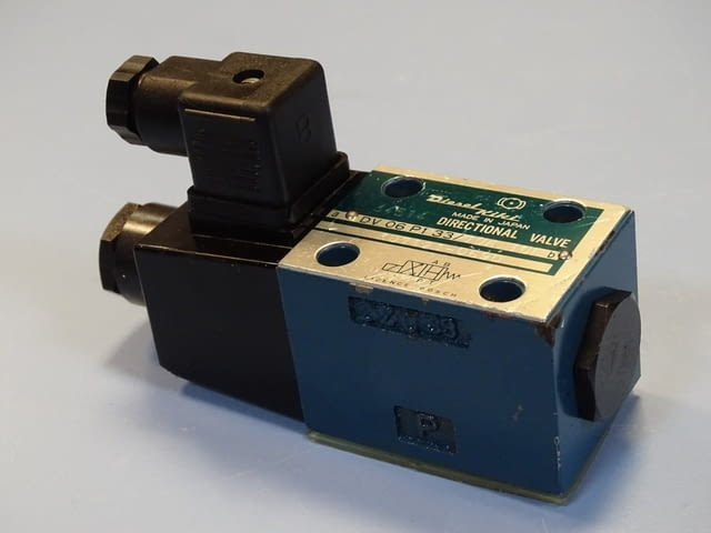 Хидравличен разпределител Diesel Kiki DV 06P133/10A 10L directional valve 100V - снимка 3