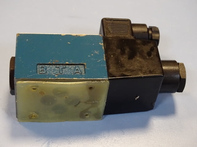 Хидравличен разпределител Diesel Kiki DV 06P133/10A 10L directional valve 100V - снимка 5