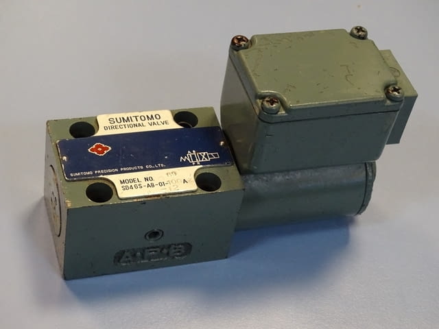 Хидравличен разпределител SUMITOMO SD4GS-AB-01-100AZ-12 directional valve 100V - снимка 1