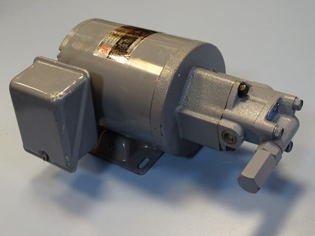 Мотор-помпа NIPPON GEROTOR Motor-Trochoid Pump TOP-IME 100.1. 200VAC - снимка 3