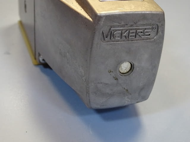 Хидравличен разпределител Vickers DG4S4-12A-50-JA directional valve 100V - снимка 6