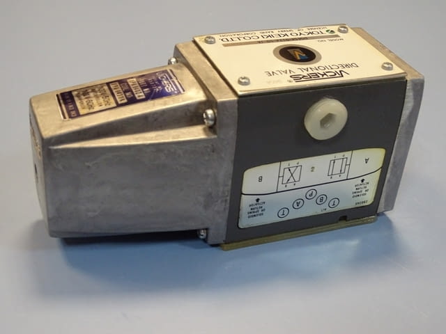 Хидравличен разпределител Vickers DG4S4-12A-50-JA directional valve 100V - снимка 7