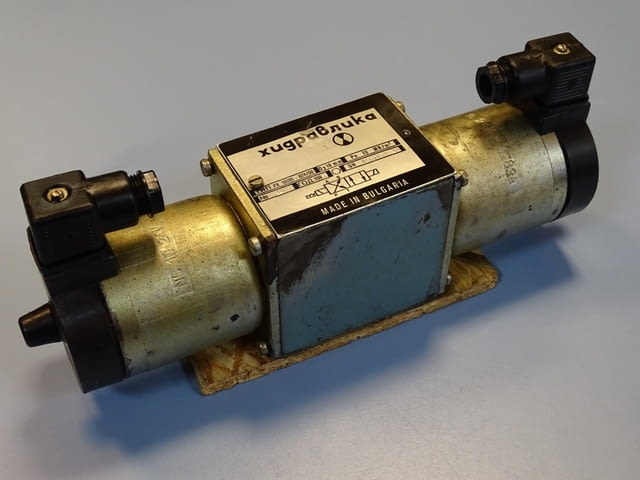 Хидравличен разпределител "Хидравлика" тип РХ 10201-024/00 24VDC - снимка 1