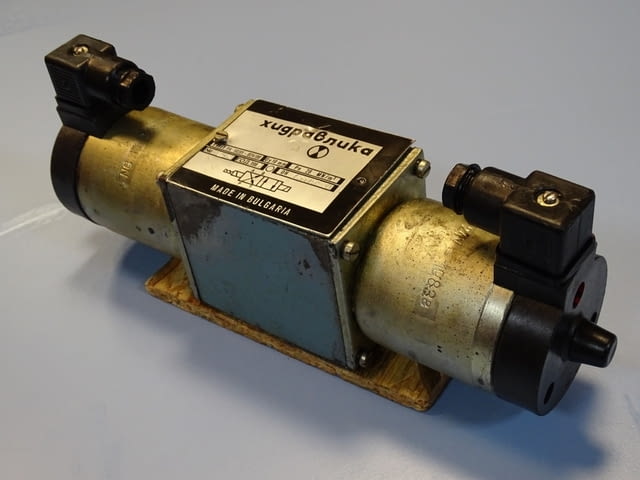 Хидравличен разпределител "Хидравлика" тип РХ 10201-024/00 24VDC - снимка 3