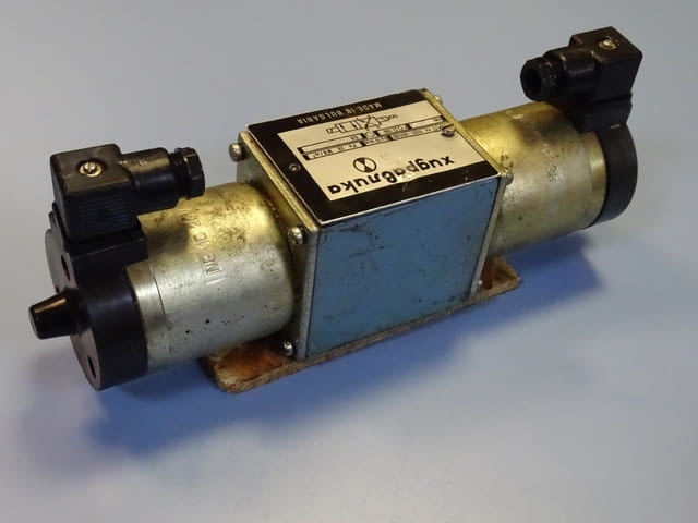 Хидравличен разпределител "Хидравлика" тип РХ 10201-024/00 24VDC - снимка 4