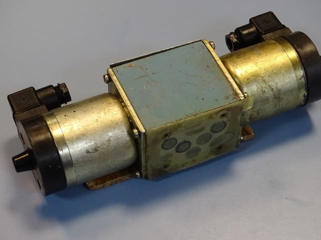 Хидравличен разпределител "Хидравлика" тип РХ 10201-024/00 24VDC - снимка 6