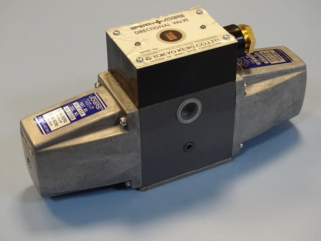Хидравличен разпределител Sperry Vickers DG4S4-016С-50-JA-WL directional valve 100V - снимка 1