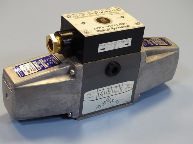 Хидравличен разпределител Sperry Vickers DG4S4-016С-50-JA-WL directional valve 100V - снимка 6