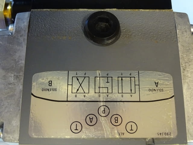 Хидравличен разпределител Sperry Vickers DG4S4-016С-50-JA-WL directional valve 100V - снимка 8