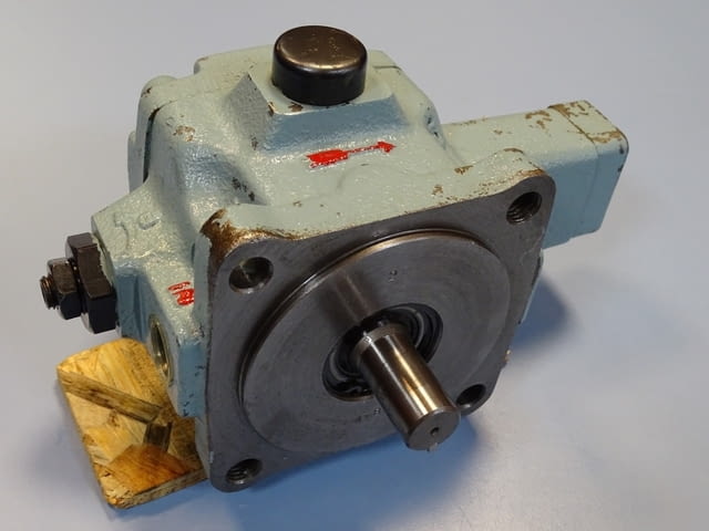 Хидравлична пластинчата помпа NACHI VDR-1B-1A2-21 variable vane pump 30L/min - снимка 1