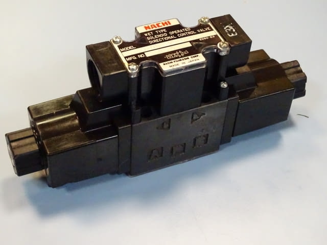 Хидравличен разпределител NACHI SS-C01-E3X-R-C1-20 solenoid operated directional valve - снимка 1
