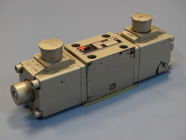 Хидравличен разпределител HERION S6VH13G0090011 directional valve 24VDC - снимка 1