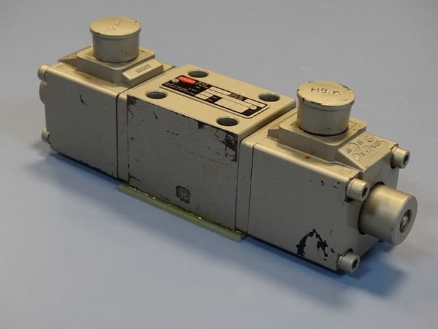 Хидравличен разпределител HERION S6VH13G0090011 directional valve 24VDC - снимка 2