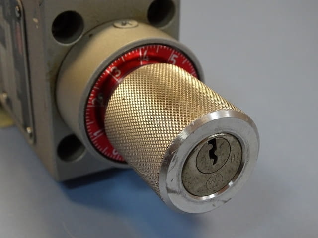 Хидравличен клапан Herion S6VH10G20200011/Herion MRU6HVG3001100 24VDC - снимка 2