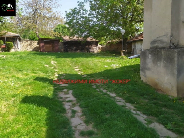 Къща с двор в село Шереметя 2-етажна, Гредоред, 90 м2 - село Шереметя | Къщи / Вили - снимка 2