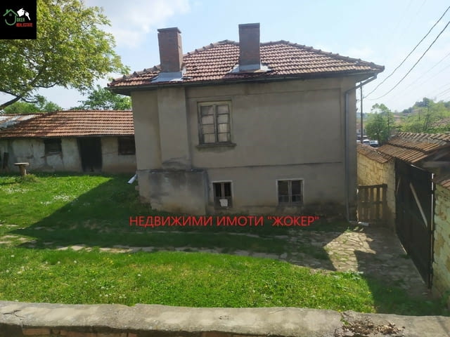 Къща с двор в село Шереметя 2-етажна, Гредоред, 90 м2 - село Шереметя | Къщи / Вили - снимка 3