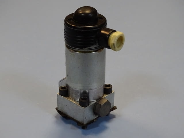 Хидравличен клапан HAWE G3-1 solenoid operated directional seated valve - снимка 2
