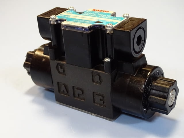 Хидравличен разпределител NACHI SL-G01-C6-R-C1-10 100/110V solenoid operated directional valve - снимка 2