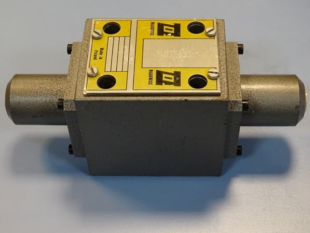 Хидравличен разпределител WADOWICE 4WH10 M1.2 directional valve 24VDC - снимка 3