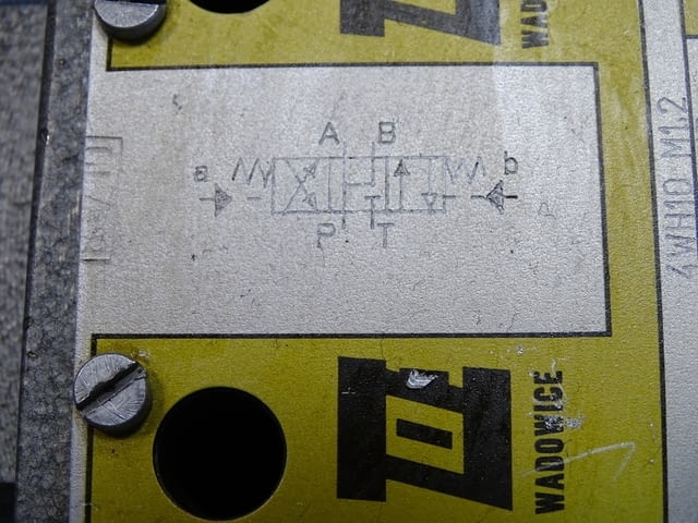 Хидравличен разпределител WADOWICE 4WH10 M1.2 directional valve 24VDC - снимка 4