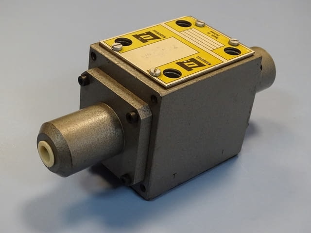 Хидравличен разпределител WADOWICE 4WH10 M1.2 directional valve 24VDC - снимка 9