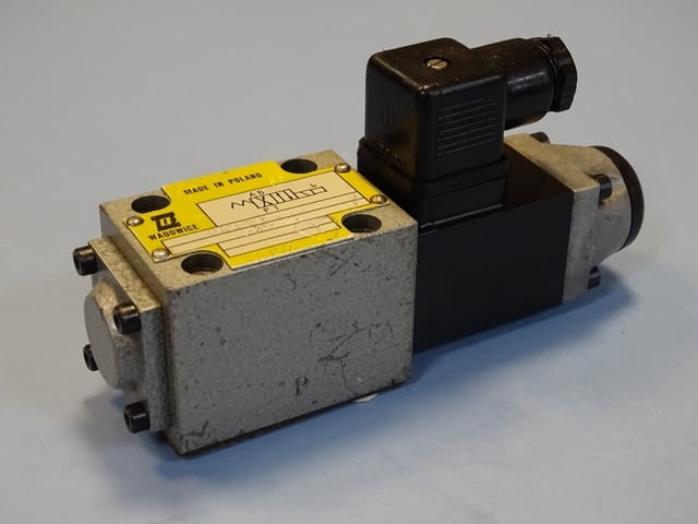 Хидравличен разпределител WADOWICE 4WE6Y51/AG24NZ4 directional valve 24VDC - снимка 1