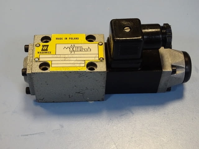 Хидравличен разпределител WADOWICE 4WE6Y51/AG24NZ4 directional valve 24VDC - снимка 2