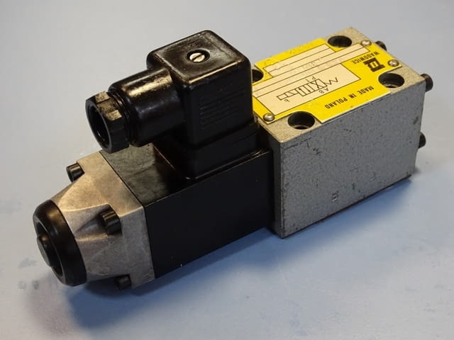 Хидравличен разпределител WADOWICE 4WE6Y51/AG24NZ4 directional valve 24VDC - снимка 5
