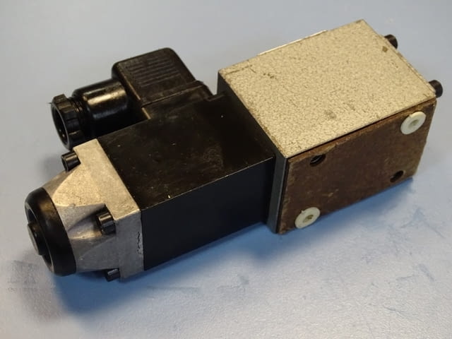 Хидравличен разпределител WADOWICE 4WE6Y51/AG24NZ4 directional valve 24VDC - снимка 6