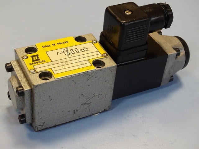 Хидравличен разпределител WADOWICE 4WE6Y51/AG24NZ4 directional valve 24VDC - снимка 8