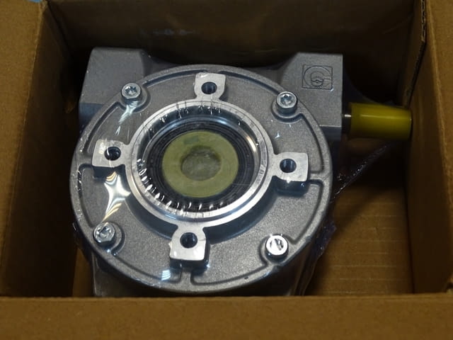 Червячен редуктор CHIARAVALLI CHR-04PNT 1:70 0.55kW Reducer, град Пловдив - снимка 6