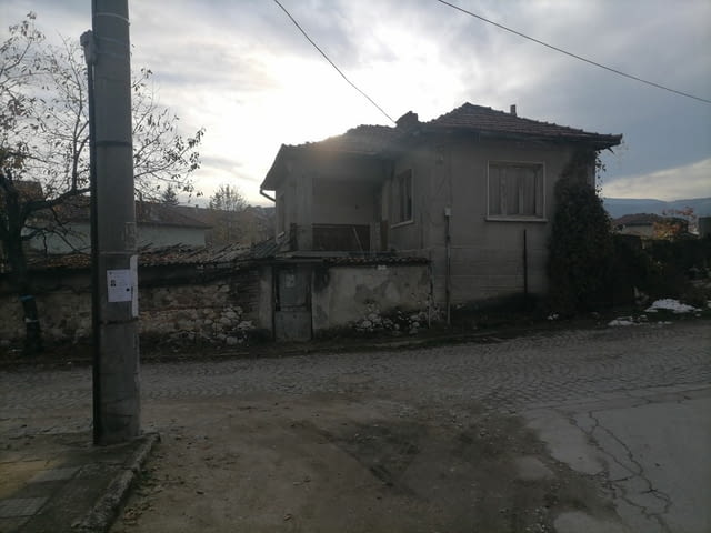 Къща в село Радилово ТОП Място ТОП ИМОТ 2-етажна, Тухла, 114 м2 - село Радилово | Къщи / Вили - снимка 3