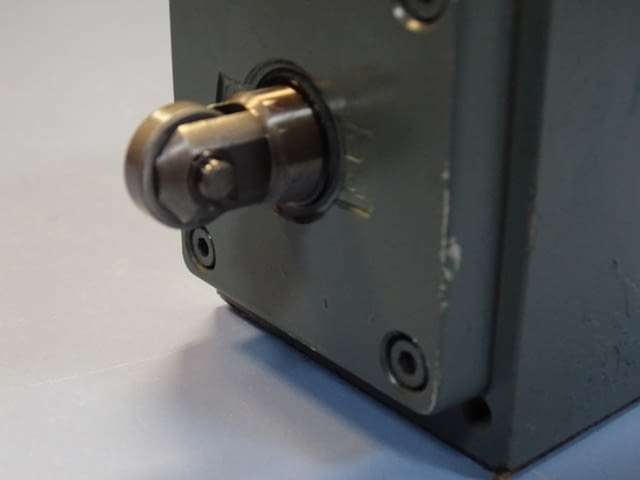 Хидравличен изключвател Rexroth FMR10P33-12/0 directional control valve - снимка 4