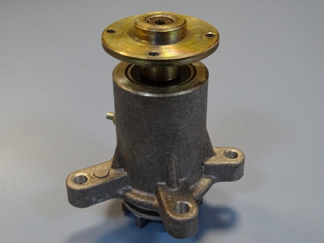 Водна помпа за лек автомобил "Москвич" 412, 2140, 21412 (Струма) - снимка 5