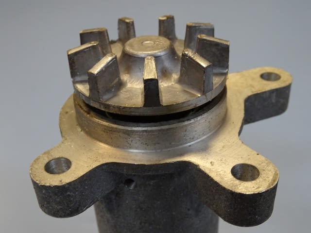 Водна помпа за лек автомобил "Москвич" 412, 2140, 21412 (Струма) - снимка 6