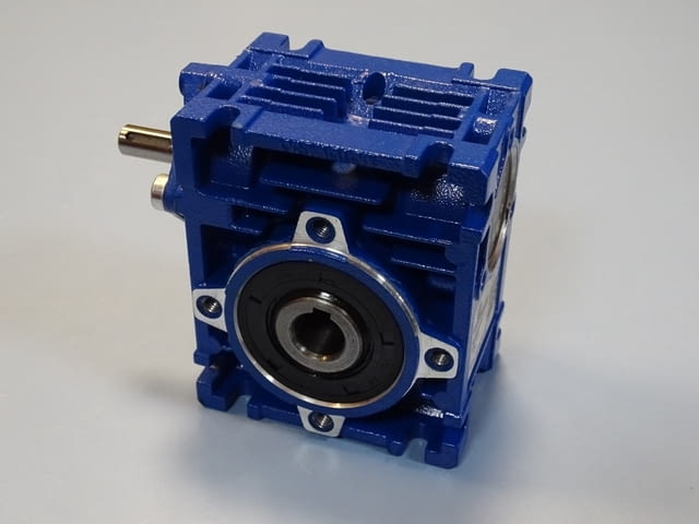 Червячен редуктор MOTOVARIO NRV030 worm gear reducer i:7.5, град Пловдив | Промишлено Оборудване - снимка 1