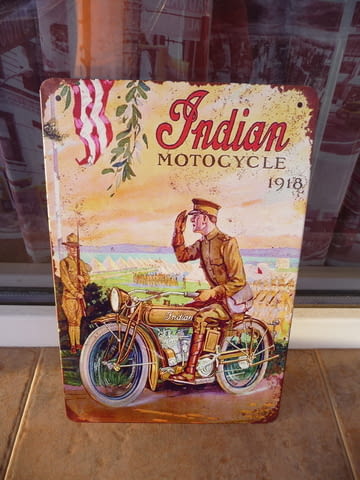 Метална табела мотор Indian 1918 военен войник козируване, град Радомир | Картини - снимка 1