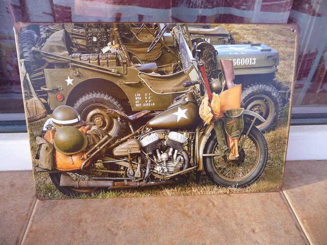 Метална табела мотор мотоциклет джип военен пушка каска гуми военна техника - снимка 1