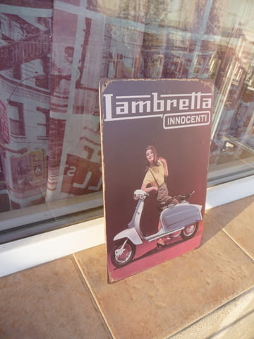 Метална табела мотор скутер мотопед Lambretta за градско стара реклама момиче - снимка 2