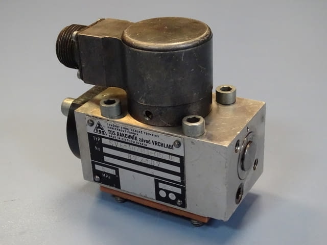 Хидравличен пропорционален клапан TOS Rakovnik SVG-10/M3-06-0 servo valve - снимка 2