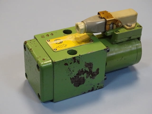 Хидравличен разпределител Hydraulik Ring SEF2-10 directional valve 24VDC - снимка 2