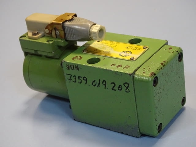 Хидравличен разпределител Hydraulik Ring SEF2-10 directional valve 24VDC - снимка 1