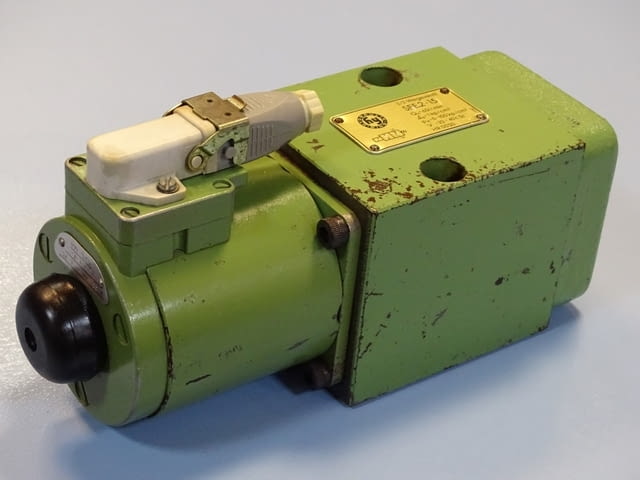 Хидравличен разпределител Hydraulik Ring SFE2-15 directional valve 24VDC - снимка 3