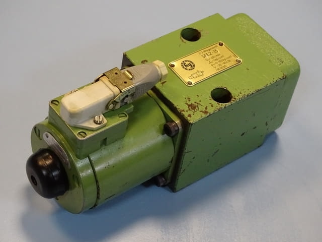 Хидравличен разпределител Hydraulik Ring SFE2-15 directional valve 24VDC - снимка 9