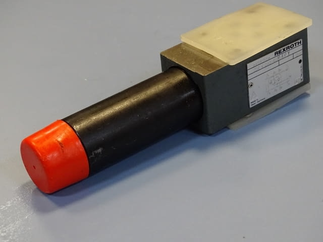 Регулатор на налягане Rexroth ZDR6DA2-40/210V pressure reducing valve - снимка 1
