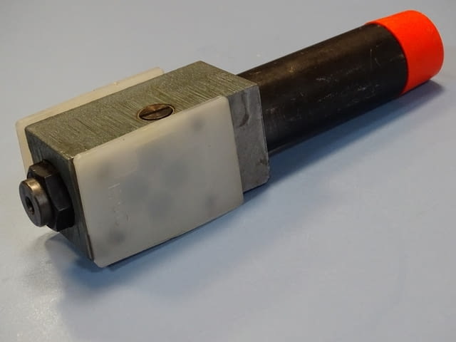 Регулатор на налягане Rexroth ZDR6DA2-40/210V pressure reducing valve - снимка 5