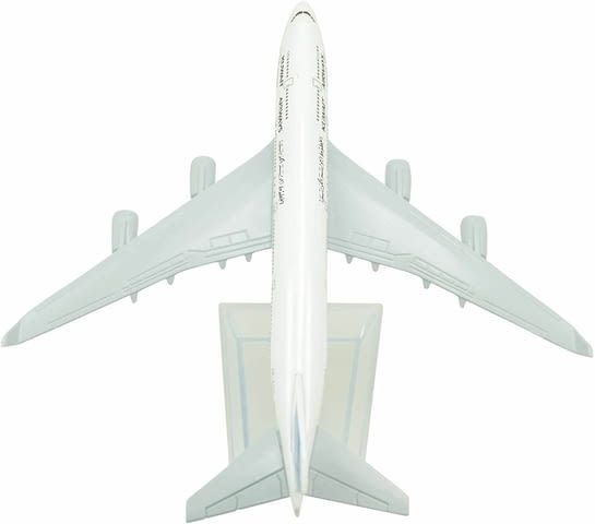 Бойнг 747 самолет модел макет Kuwait Airways метален лайнер, city of Radomir - снимка 4