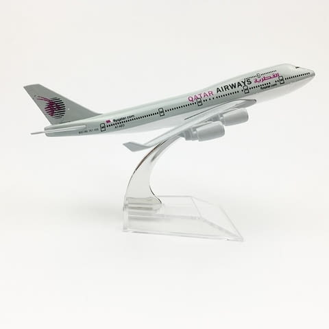 Бойнг 747 самолет модел макет Qatar Airways метален лайнер, city of Radomir - снимка 1
