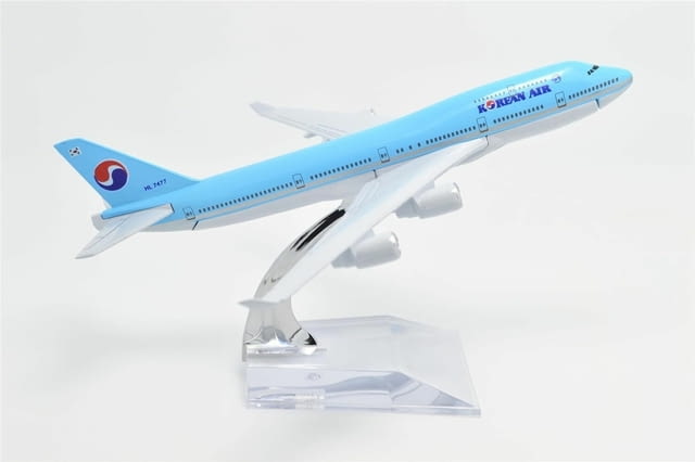 Бойнг 747 самолет модел макет Korean Air метален лайнер, city of Radomir | Educational Materials - снимка 6