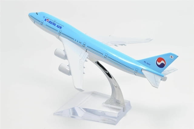 Бойнг 747 самолет модел макет Korean Air метален лайнер, city of Radomir | Educational Materials - снимка 8